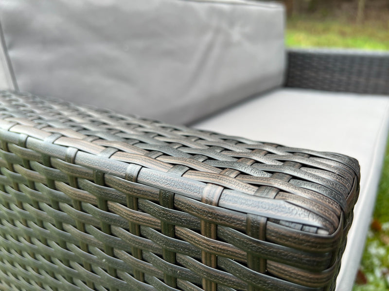 Outdoor Wicker 2-Seater Sofa