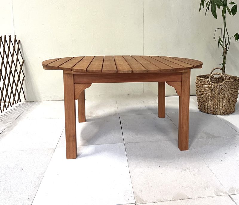 Outdoor Round Table